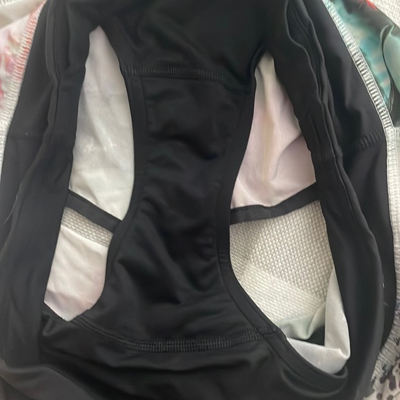 Lululemon Speed Up Shorts - Picture 7 of 7